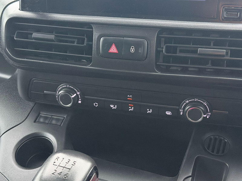 Vauxhall Combo 1.5 Turbo D 2300 Sportive L2 H1 Euro 6 4dr 4dr Manual 2026