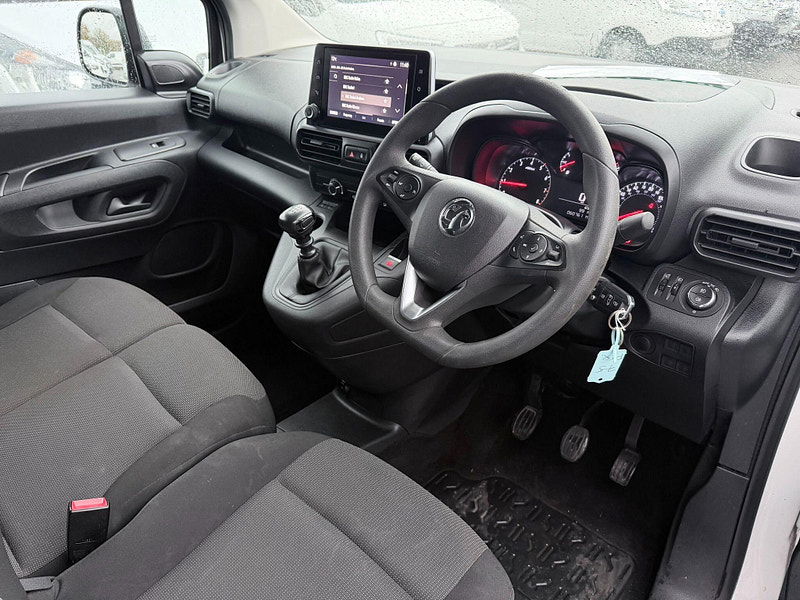 Vauxhall Combo 1.5 Turbo D 2300 Sportive L2 H1 Euro 6 4dr 4dr Manual 2026