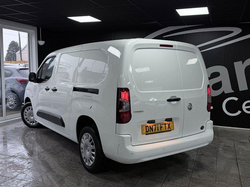 Vauxhall Combo 1.5 Turbo D 2300 Sportive L2 H1 Euro 6 4dr 4dr Manual 2026