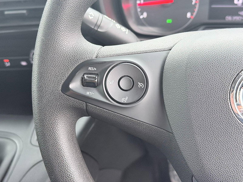 Vauxhall Combo 1.5 Turbo D 2300 Sportive L2 H1 Euro 6 (s/s) 4dr 4dr Manual 2026