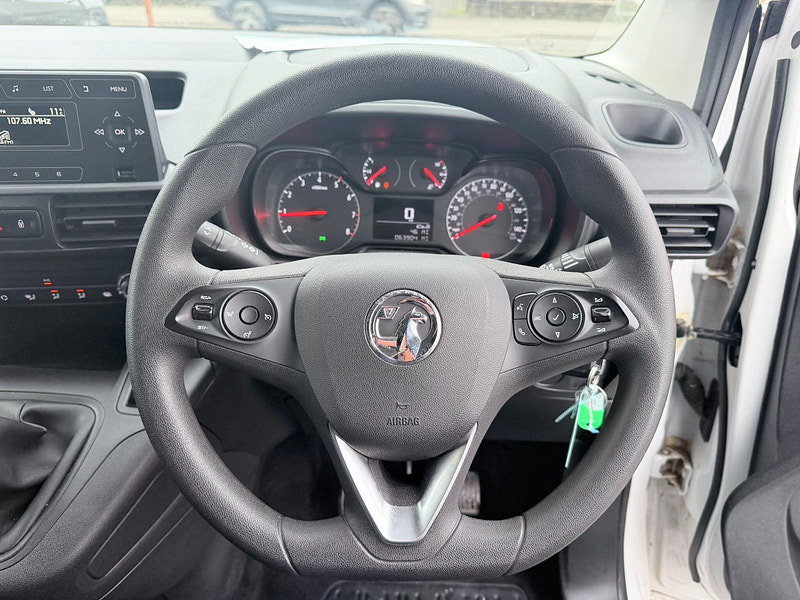 Vauxhall Combo 1.5 Turbo D 2300 Sportive L2 H1 Euro 6 (s/s) 4dr 4dr Manual 2026