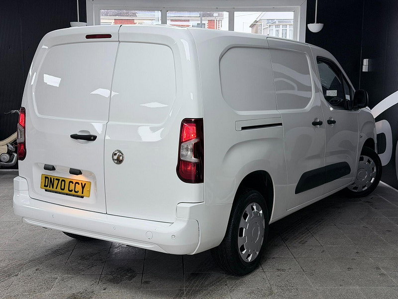 Vauxhall Combo 1.5 Turbo D 2300 Sportive L2 H1 Euro 6 (s/s) 4dr 4dr Manual 2026