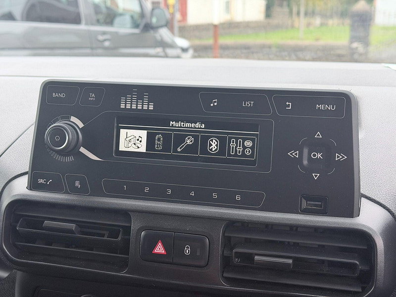 Vauxhall Combo 1.5 Turbo D 2300 Sportive L2 H1 Euro 6 (s/s) 4dr 4dr Manual 2026