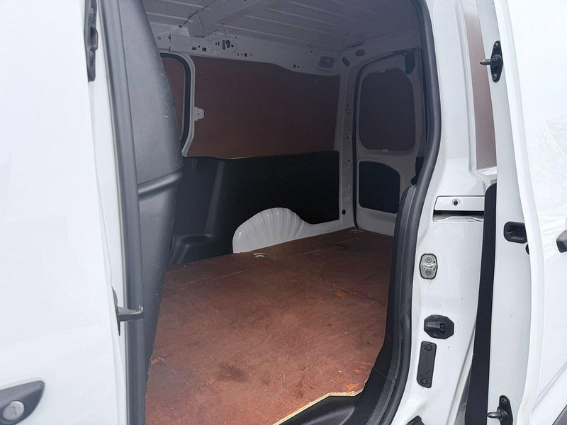 Vauxhall Combo 1.5 Turbo D 2300 Sportive L2 H1 Euro 6 (s/s) 4dr 4dr Manual 2026