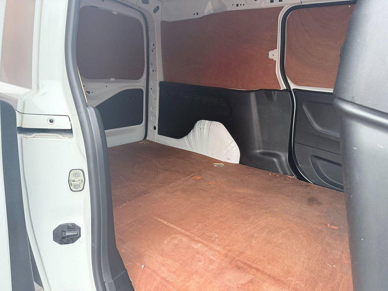 Vauxhall Combo 1.5 Turbo D 2300 Sportive L2 H1 Euro 6 (s/s) 4dr 4dr Manual 2026