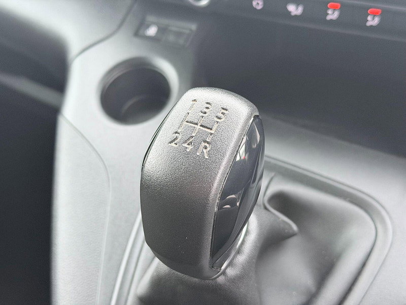 Vauxhall Combo 1.5 Turbo D 2300 Sportive L2 H1 Euro 6 (s/s) 4dr 4dr Manual 2026