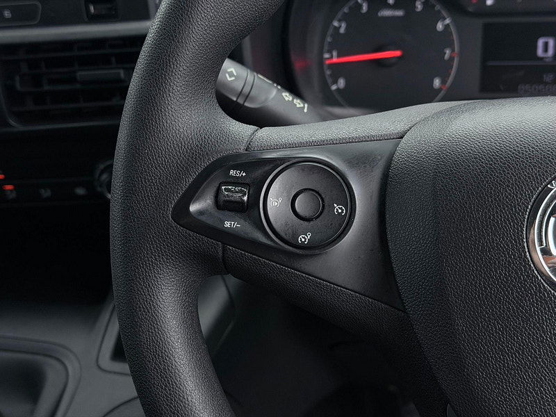 Vauxhall Combo 1.5 Turbo D 2300 Sportive L2 H1 Euro 6 (s/s) 4dr 4dr Manual 2026