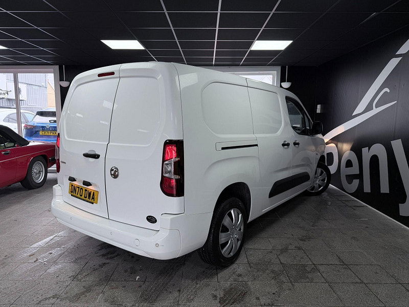 Vauxhall Combo 1.5 Turbo D 2300 Sportive L2 H1 Euro 6 (s/s) 4dr 4dr Manual 2026