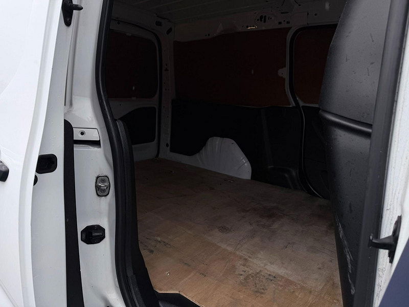 Vauxhall Combo 1.5 Turbo D 2300 Sportive L2 H1 Euro 6 (s/s) 4dr 4dr Manual 2026