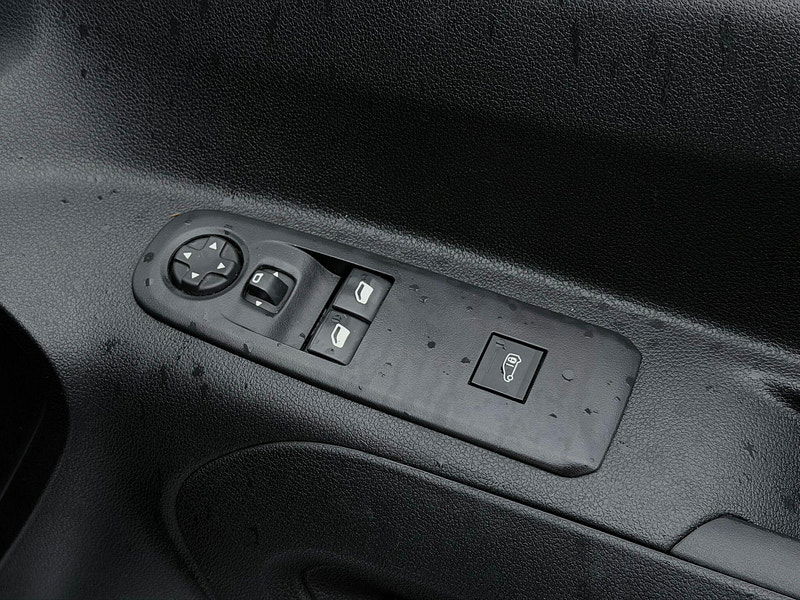 Vauxhall Combo 1.5 Turbo D 2300 Sportive L2 H1 Euro 6 (s/s) 4dr 4dr Manual 2026