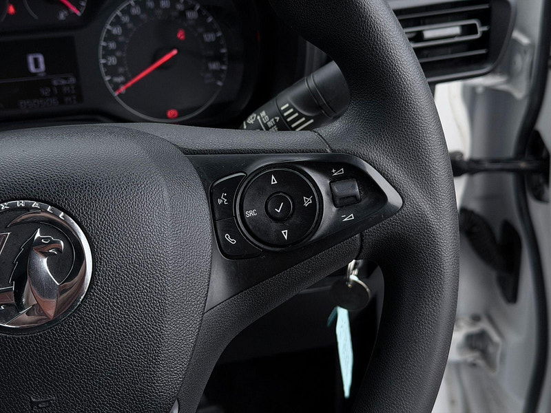 Vauxhall Combo 1.5 Turbo D 2300 Sportive L2 H1 Euro 6 (s/s) 4dr 4dr Manual 2026