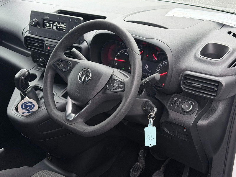 Vauxhall Combo 1.5 Turbo D 2300 Sportive L2 H1 Euro 6 (s/s) 4dr 4dr Manual 2026