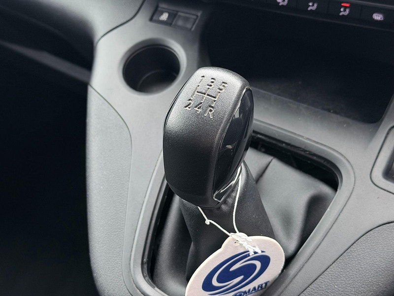 Vauxhall Combo 1.5 Turbo D 2300 Sportive L2 H1 Euro 6 (s/s) 4dr 4dr Manual 2026