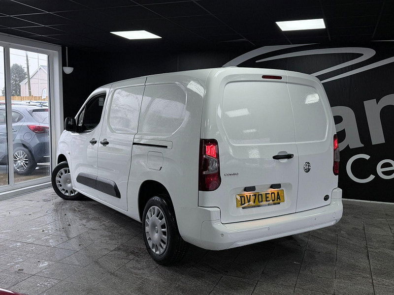 Vauxhall Combo 1.5 Turbo D 2300 Sportive L2 H1 Euro 6 (s/s) 4dr 4dr Manual 2026