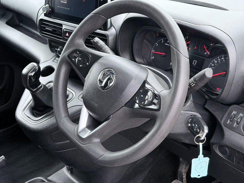 Vauxhall Combo 1.6 Turbo D 2300 Sportive L1 H1 Euro 6 (s/s) 4dr 4dr Manual 2026