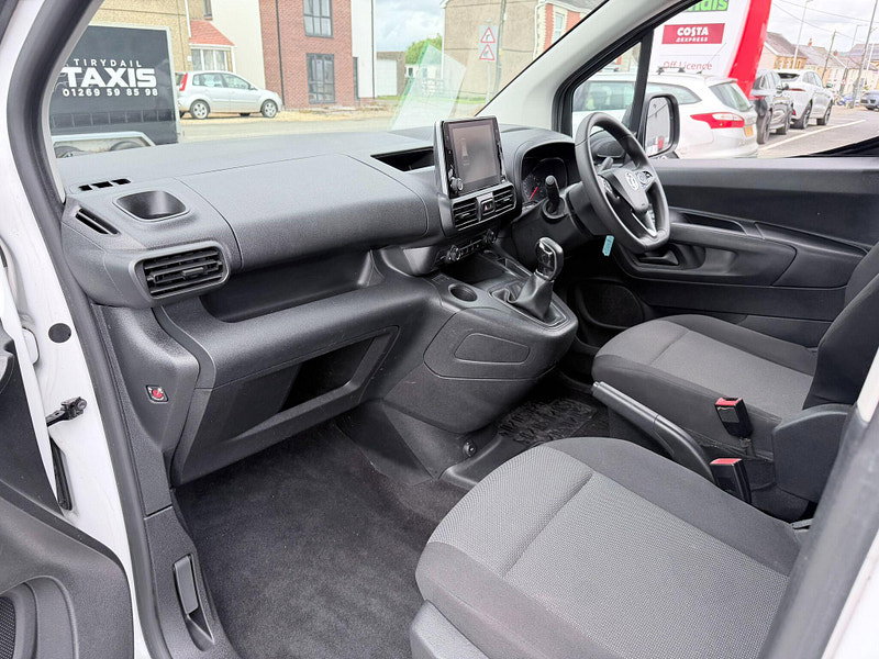 Vauxhall Combo 1.6 Turbo D 2300 Sportive L1 H1 Euro 6 (s/s) 4dr 4dr Manual 2026