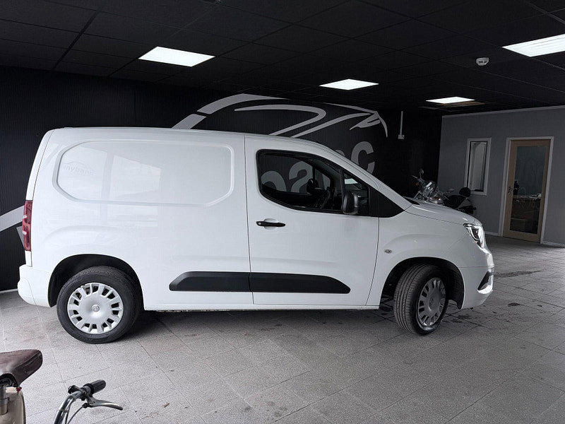 Vauxhall Combo 1.6 Turbo D 2300 Sportive L1 H1 Euro 6 (s/s) 4dr 4dr Manual 2026