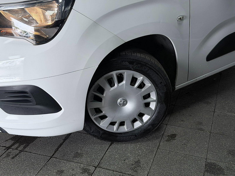 Vauxhall Combo 1.6 Turbo D 2300 Sportive L1 H1 Euro 6 (s/s) 4dr 4dr Manual 2026