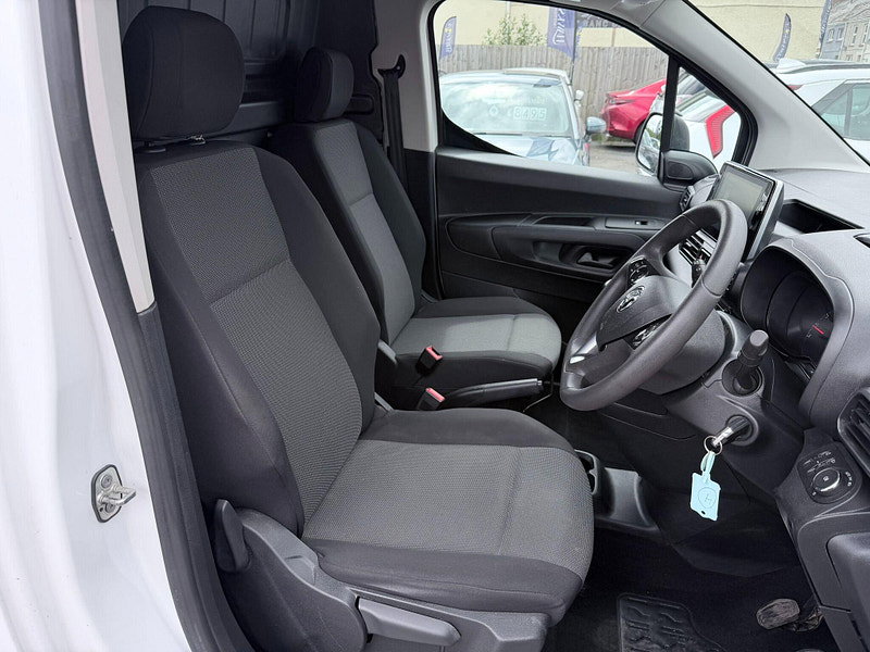 Vauxhall Combo 1.6 Turbo D 2300 Sportive L1 H1 Euro 6 (s/s) 4dr 4dr Manual 2026