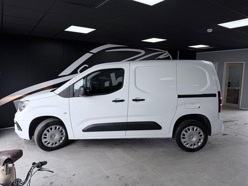 Vauxhall Combo 1.6 Turbo D 2300 Sportive L1 H1 Euro 6 (s/s) 4dr 4dr Manual 2026