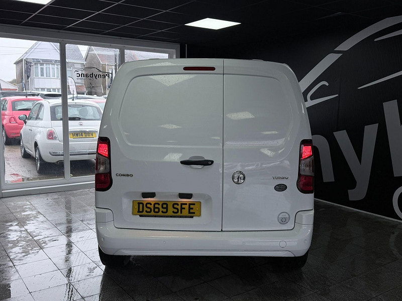 Vauxhall Combo 1.6 Turbo D 2300 Sportive L1 H1 Euro 6 (s/s) 4dr 4dr Manual 2026