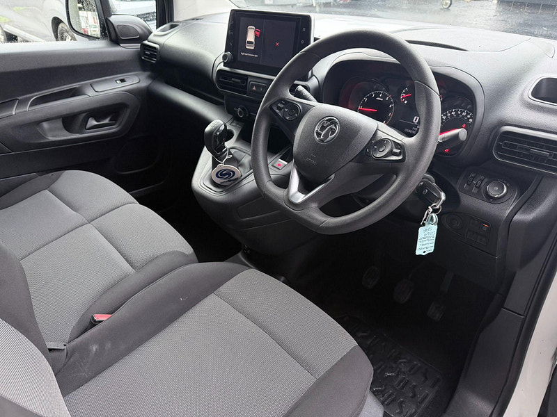 Vauxhall Combo 1.6 Turbo D 2300 Sportive L1 H1 Euro 6 (s/s) 4dr 4dr Manual 2026