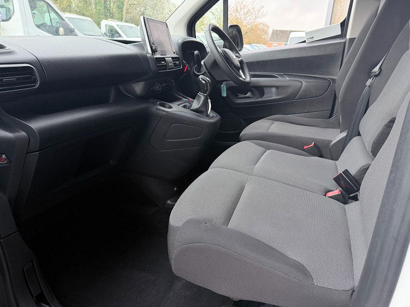 Vauxhall Combo 1.6 Turbo D 2300 Sportive L1 H1 Euro 6 (s/s) 4dr 4dr Manual 2026