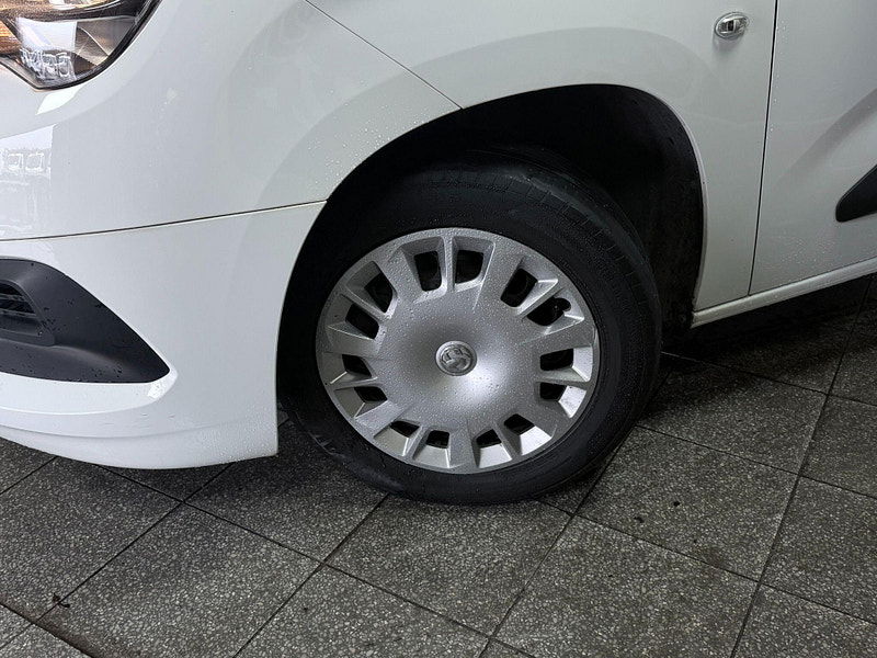 Vauxhall Combo 1.6 Turbo D 2300 Sportive L1 H1 Euro 6 (s/s) 4dr 4dr Manual 2026