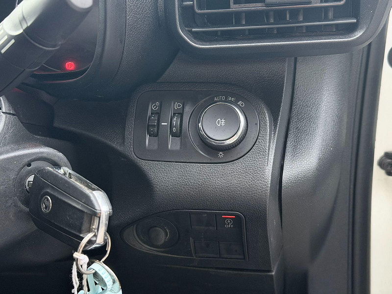 Vauxhall Combo 1.6 Turbo D 2300 Sportive L1 H1 Euro 6 (s/s) 4dr 4dr Manual 2026