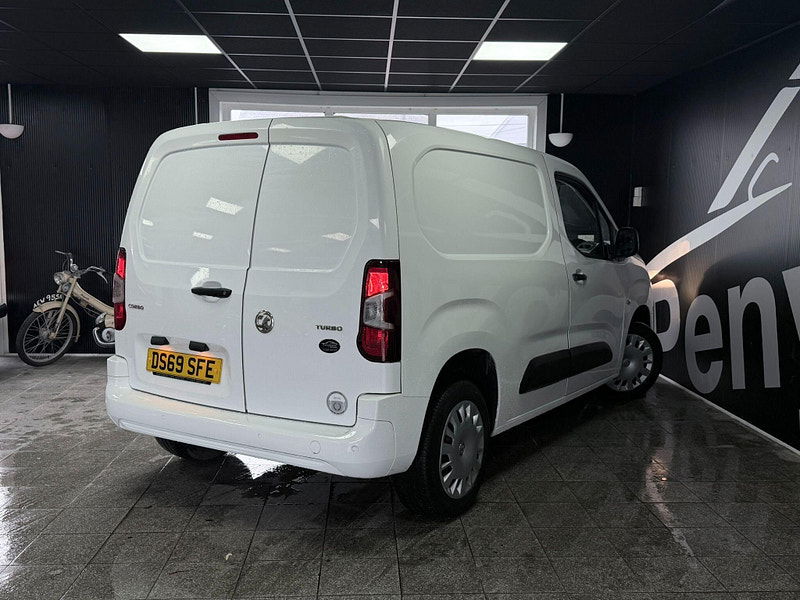 Vauxhall Combo 1.6 Turbo D 2300 Sportive L1 H1 Euro 6 (s/s) 4dr 4dr Manual 2026