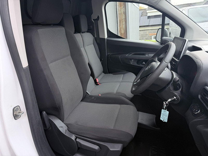 Vauxhall Combo 1.6 Turbo D 2300 Sportive L1 H1 Euro 6 (s/s) 4dr 4dr Manual 2026