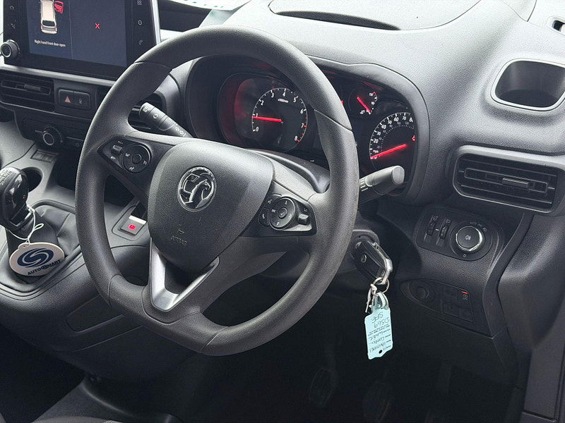 Vauxhall Combo 1.6 Turbo D 2300 Sportive L1 H1 Euro 6 (s/s) 4dr 4dr Manual 2026