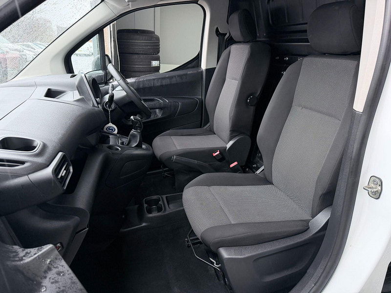 Vauxhall Combo 1.6 Turbo D 2300 Sportive L1 H1 Euro 6 (s/s) 4dr 4dr Manual 2026