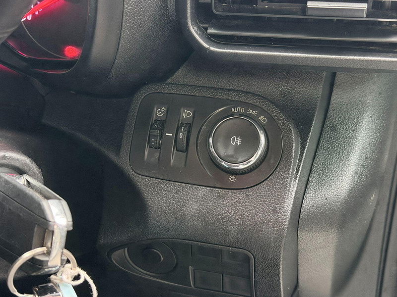 Vauxhall Combo 1.6 Turbo D 2300 Sportive L1 H1 Euro 6 (s/s) 4dr 4dr Manual 2026