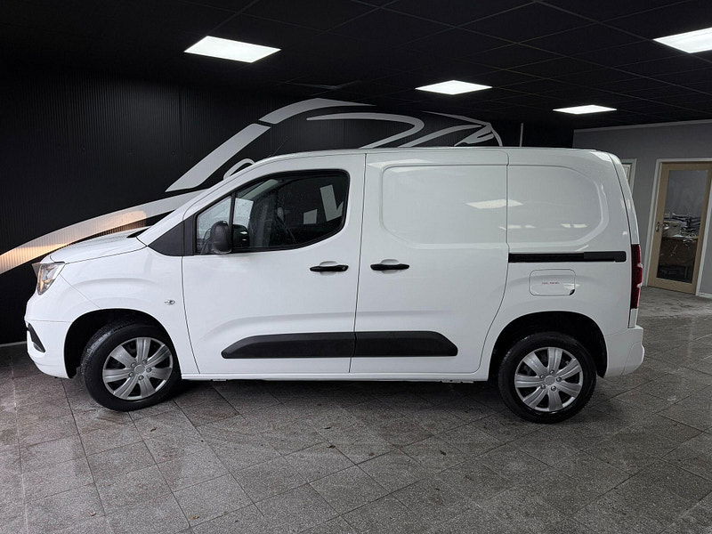 Vauxhall Combo 1.6 Turbo D 2300 Sportive L1 H1 Euro 6 (s/s) 4dr 4dr Manual 2026