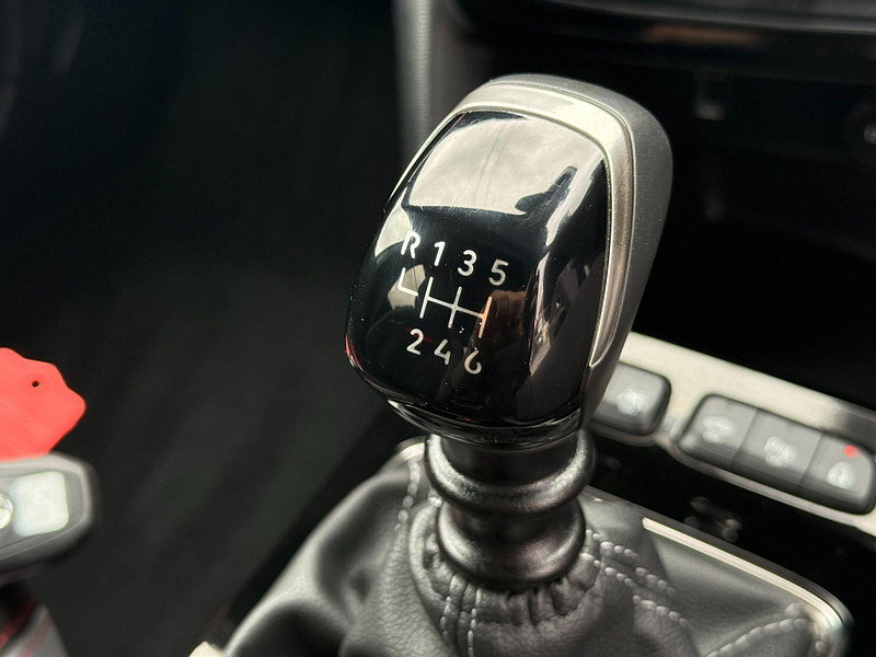 Vauxhall Mokka 1.2 Turbo SRi Premium Euro 6 (s/s) 5dr 5dr Manual 2026