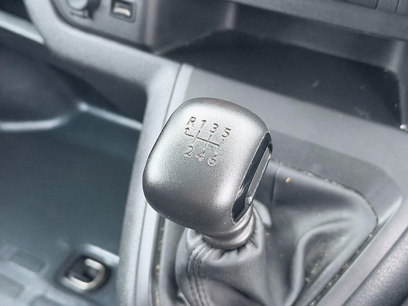 Vauxhall Vivaro 1.5 Turbo D 2900 Pro L2 H1 Euro 6 (s/s) 6dr 6dr Manual 2026