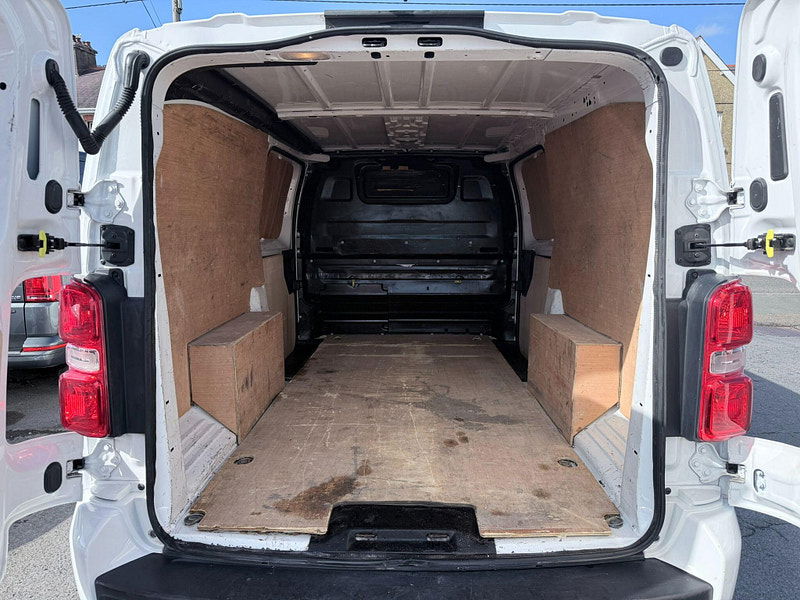 Vauxhall Vivaro 2.0 Turbo D 3100 Sportive Auto L2 H1 Euro 6 (s/s) 5dr 5dr Automatic 2026