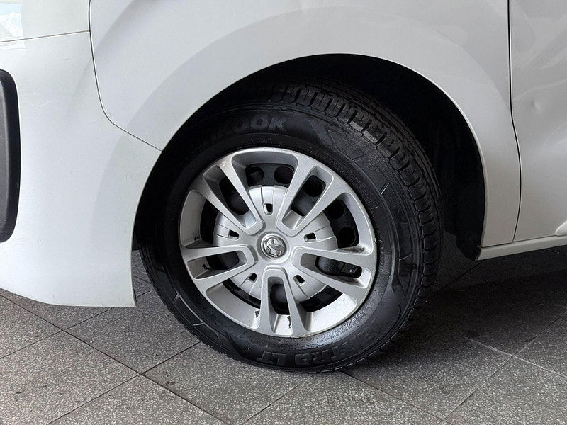 Vauxhall Vivaro 2.0 Turbo D 3100 Sportive Auto L2 H1 Euro 6 (s/s) 5dr 5dr Automatic 2026