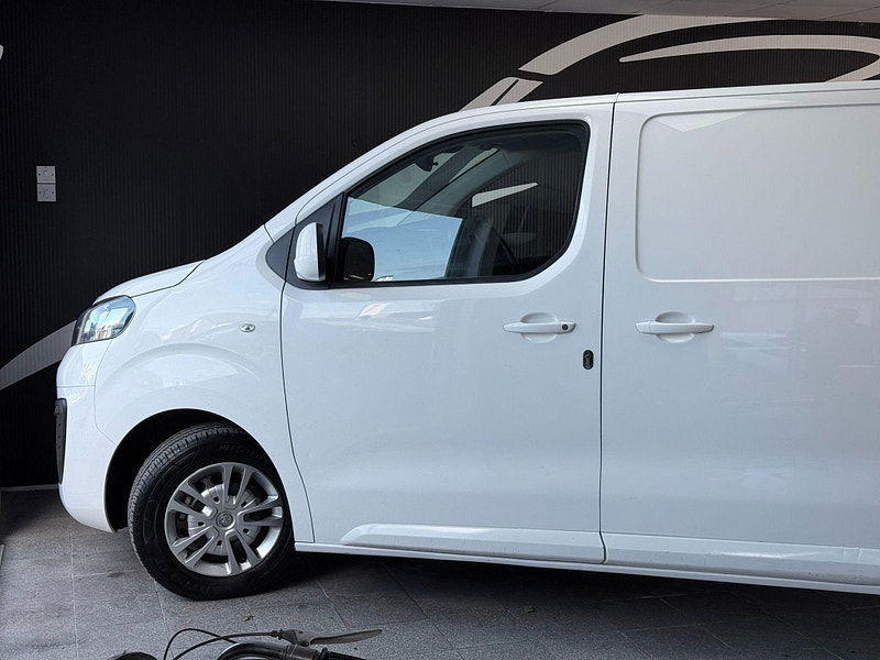 Vauxhall Vivaro 2.0 Turbo D 3100 Sportive Auto L2 H1 Euro 6 (s/s) 5dr 5dr Automatic 2026