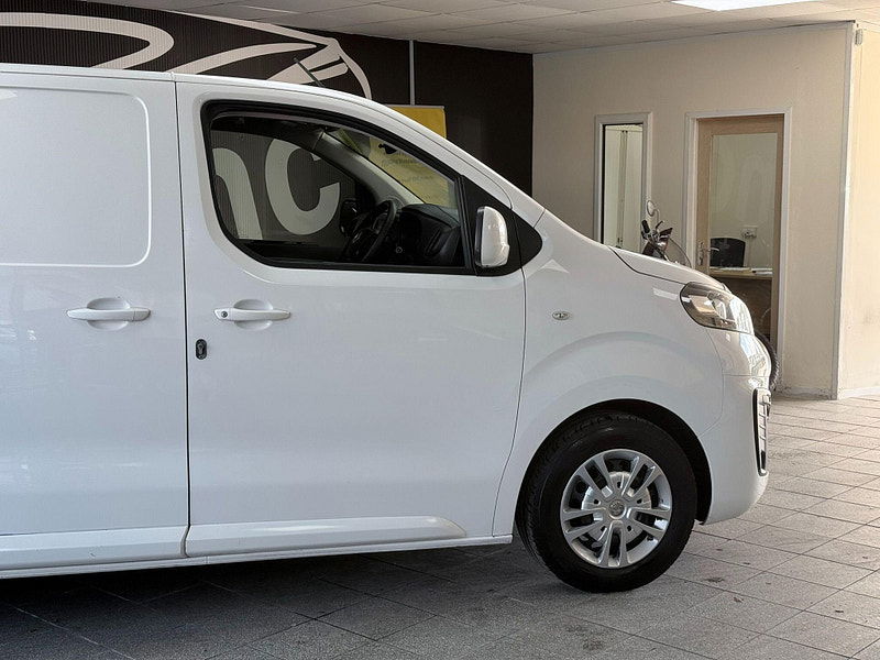 Vauxhall Vivaro 2.0 Turbo D 3100 Sportive Auto L2 H1 Euro 6 (s/s) 5dr 5dr Automatic 2026