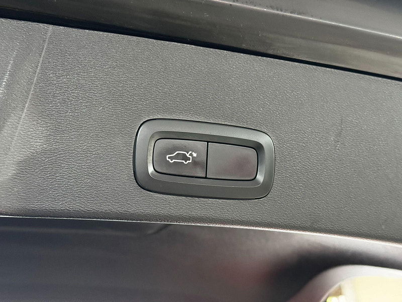 Volvo XC40 1.5 T3 R-Design Auto Euro 6 (s/s) 5dr 5dr Automatic 2026