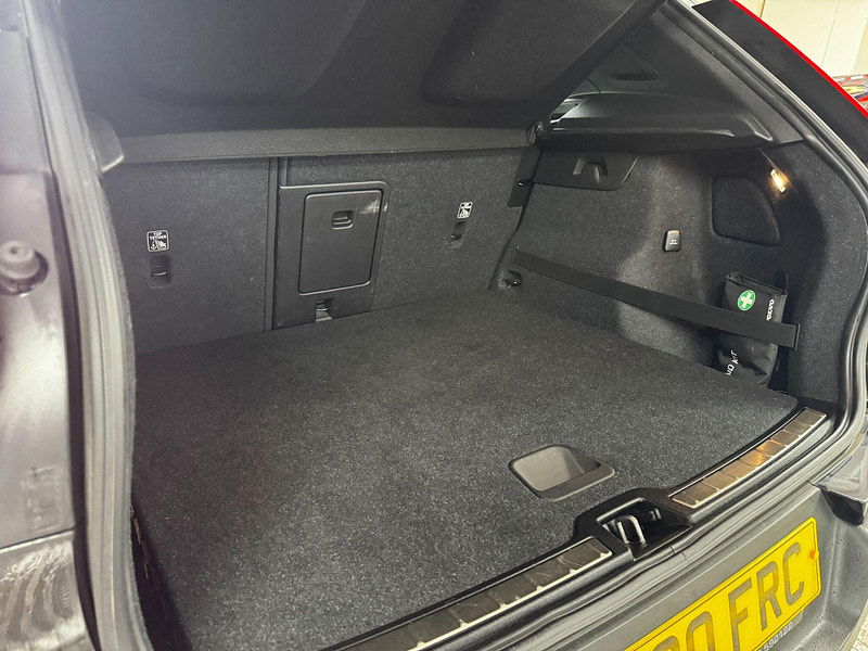 Volvo XC40 1.5 T3 R-Design Auto Euro 6 (s/s) 5dr 5dr Automatic 2026