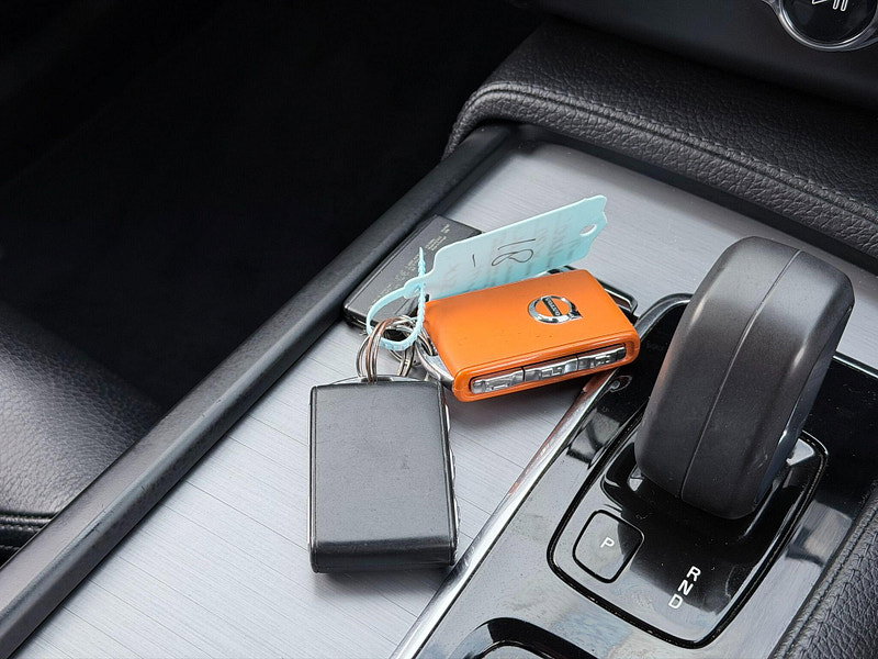 Volvo XC90 2.0 B5 MHEV Momentum Auto 4WD Euro 6 (s/s) 5dr 5dr Automatic 2026