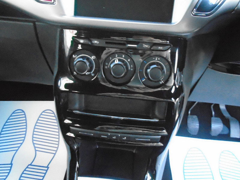 DS Automobiles DS 3 1.2 PureTech Chic Hatchback 3dr Petrol Manual Euro 6 (82 ps) 3dr Manual 2026