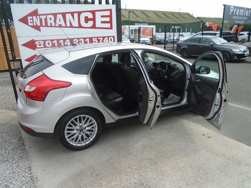 Ford Focus 1.6L Zetec 105 Hatchback 5dr Petrol Manual Euro 5 (103 bhp) 5dr Manual 2025