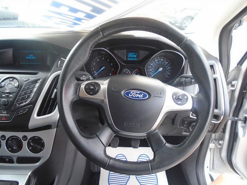 Ford Focus 1.6L Zetec 105 Hatchback 5dr Petrol Manual Euro 5 (103 bhp) 5dr Manual 2025