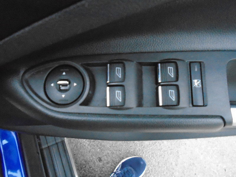 Ford Kuga 2.0L Zetec 4x2 TDCi SUV 5dr Diesel Manual Euro 5 (138 bhp) 5dr Manual 2025