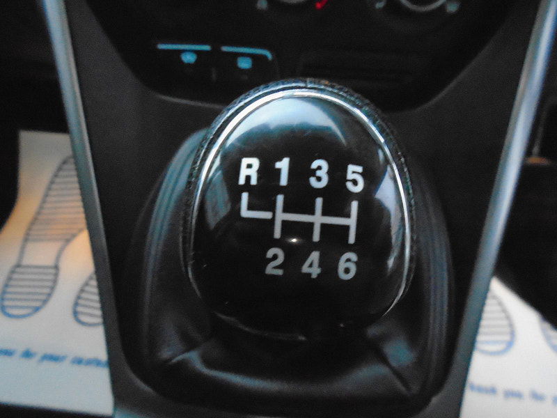 Ford Kuga 2.0L Zetec 4x2 TDCi SUV 5dr Diesel Manual Euro 5 (138 bhp) 5dr Manual 2025