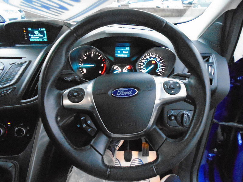 Ford Kuga 2.0L Zetec 4x2 TDCi SUV 5dr Diesel Manual Euro 5 (138 bhp) 5dr Manual 2025